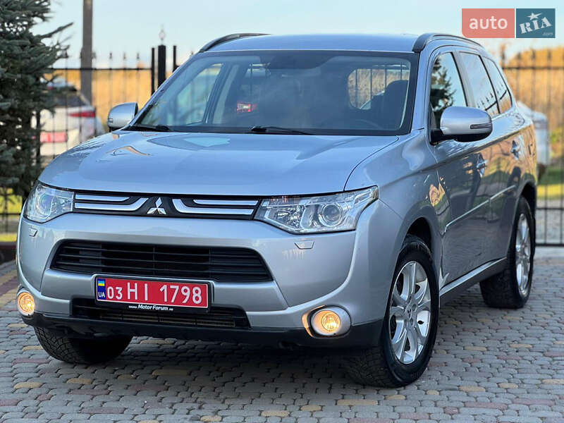 Внедорожник / Кроссовер Mitsubishi Outlander 2012 в Сумах