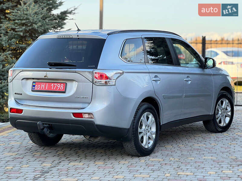 Внедорожник / Кроссовер Mitsubishi Outlander 2012 в Сумах