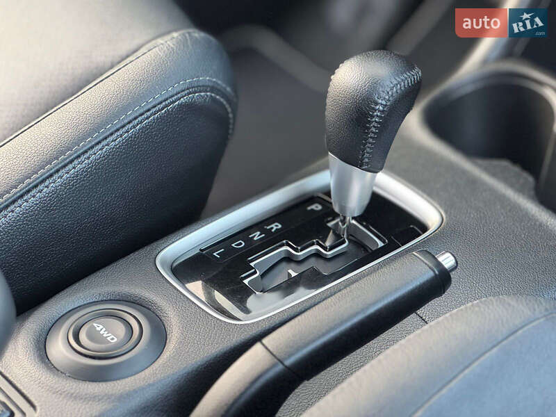 Внедорожник / Кроссовер Mitsubishi Outlander 2012 в Сумах