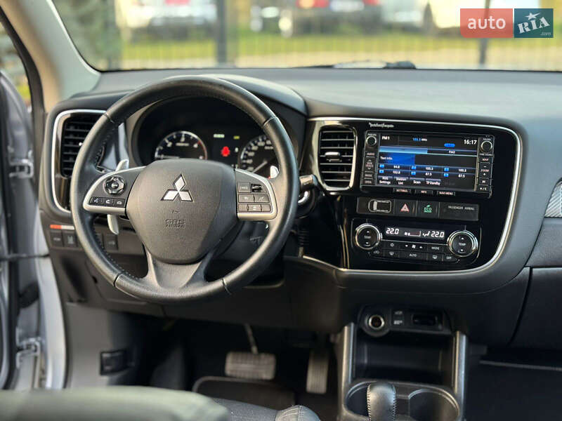 Внедорожник / Кроссовер Mitsubishi Outlander 2012 в Сумах