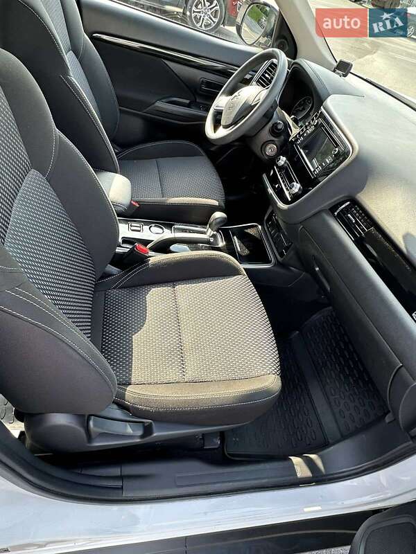 Внедорожник / Кроссовер Mitsubishi Outlander 2019 в Одессе фото 39 Внедорожник / Кроссовер Mitsubishi Outlander 2019 в Одессе