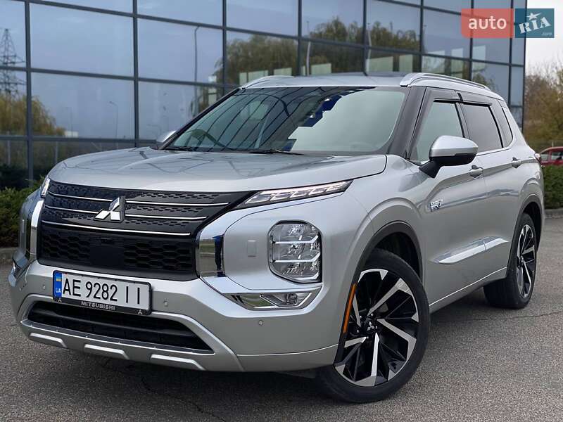 Позашляховик / Кросовер Mitsubishi Outlander 2022 в Дніпрі