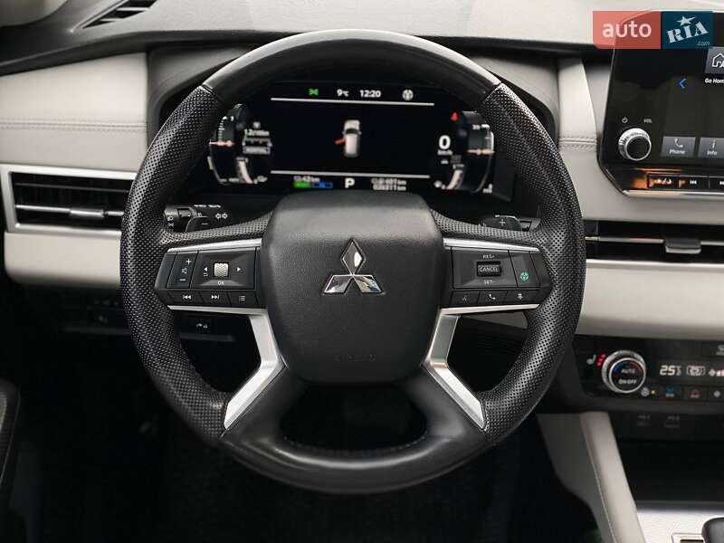 Позашляховик / Кросовер Mitsubishi Outlander 2022 в Дніпрі