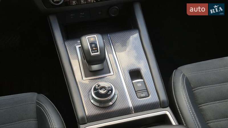 Позашляховик / Кросовер Mitsubishi Outlander 2021 в Черкасах