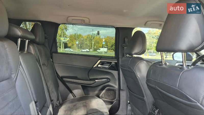 Позашляховик / Кросовер Mitsubishi Outlander 2021 в Черкасах