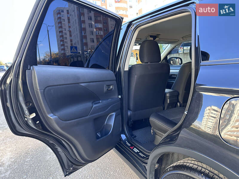 Внедорожник / Кроссовер Mitsubishi Outlander 2015 в Тернополе