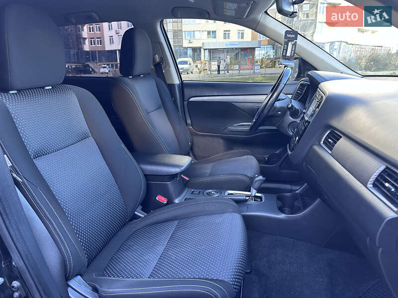 Внедорожник / Кроссовер Mitsubishi Outlander 2015 в Тернополе