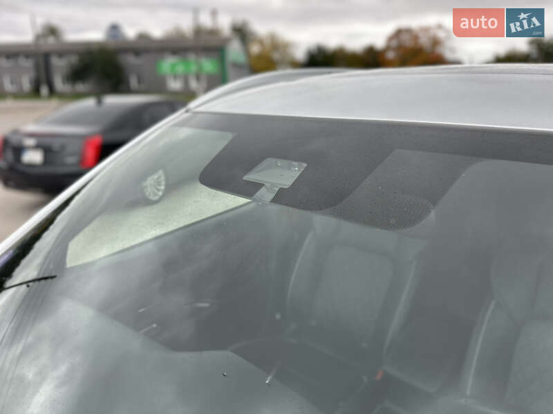 Внедорожник / Кроссовер Mitsubishi Outlander 2020 в Киеве