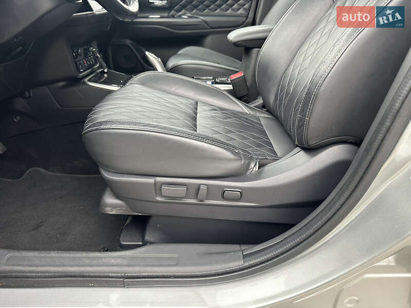 Внедорожник / Кроссовер Mitsubishi Outlander 2020 в Киеве