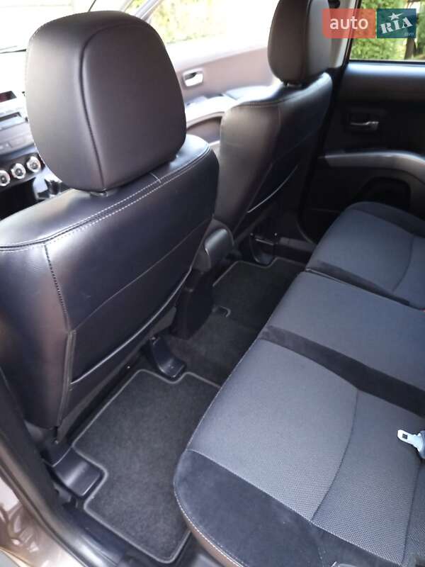 Внедорожник / Кроссовер Mitsubishi Outlander 2011 в Дрогобыче фото 63 Внедорожник / Кроссовер Mitsubishi Outlander 2011 в Дрогобыче