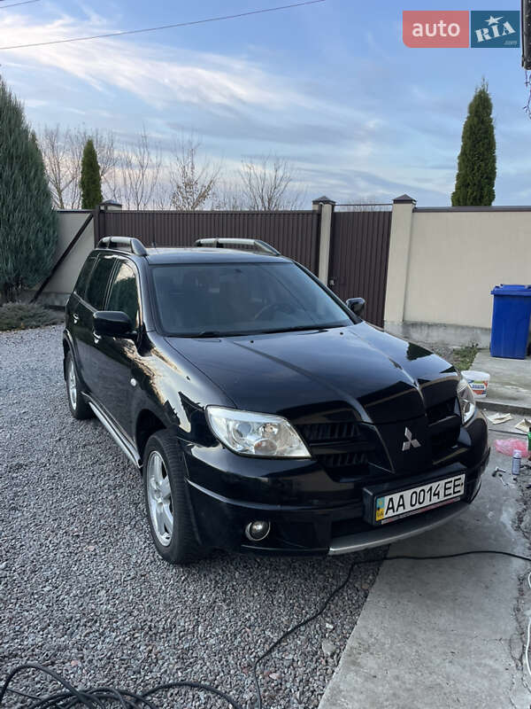 Позашляховик / Кросовер Mitsubishi Outlander 2007 в Києві