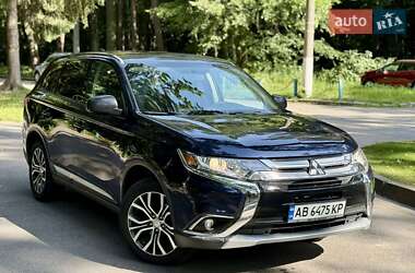 Внедорожник / Кроссовер Mitsubishi Outlander 2017 в Новояворовске