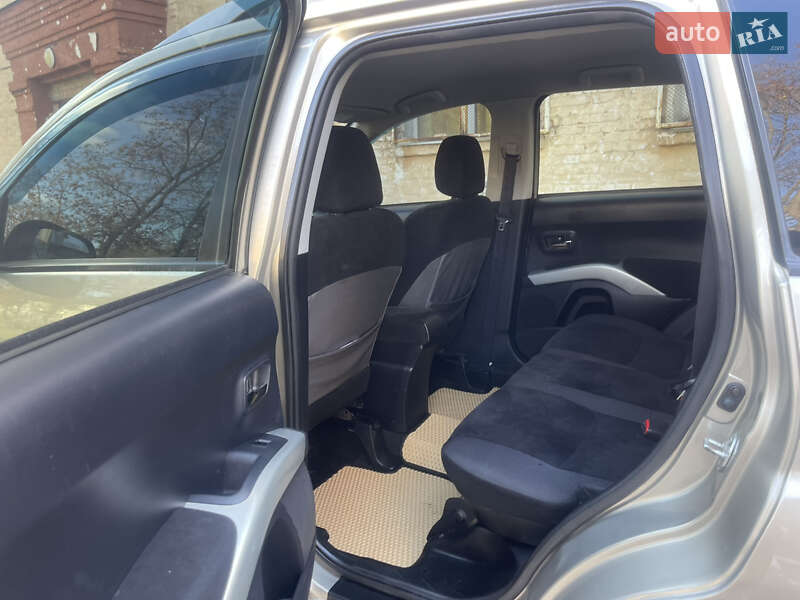 Внедорожник / Кроссовер Mitsubishi Outlander 2008 в Чернигове фото 13 Внедорожник / Кроссовер Mitsubishi Outlander 2008 в Чернигове