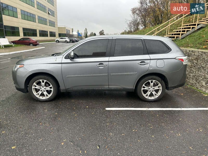 Позашляховик / Кросовер Mitsubishi Outlander 2014 в Харкові