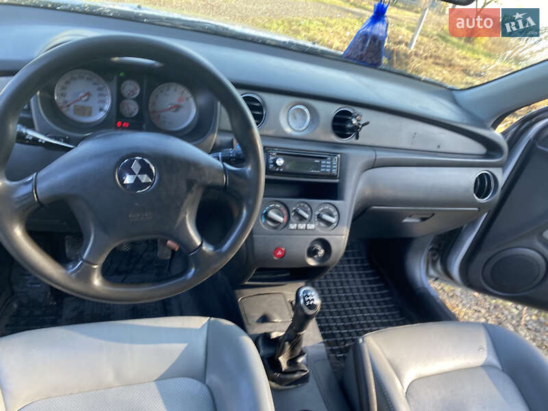 Внедорожник / Кроссовер Mitsubishi Outlander 2003 в Ковеле фото 9 Внедорожник / Кроссовер Mitsubishi Outlander 2003 в Ковеле