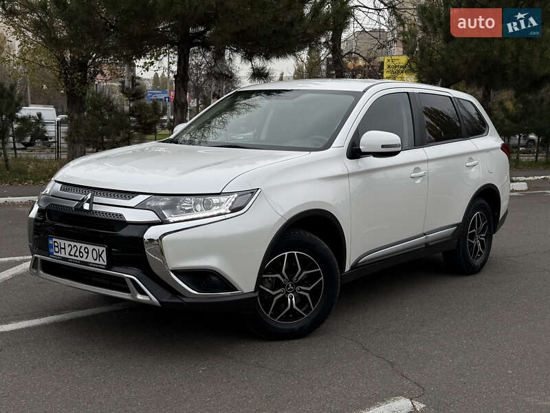 Внедорожник / Кроссовер Mitsubishi Outlander 2021 в Одессе фото 2 Внедорожник / Кроссовер Mitsubishi Outlander 2021 в Одессе