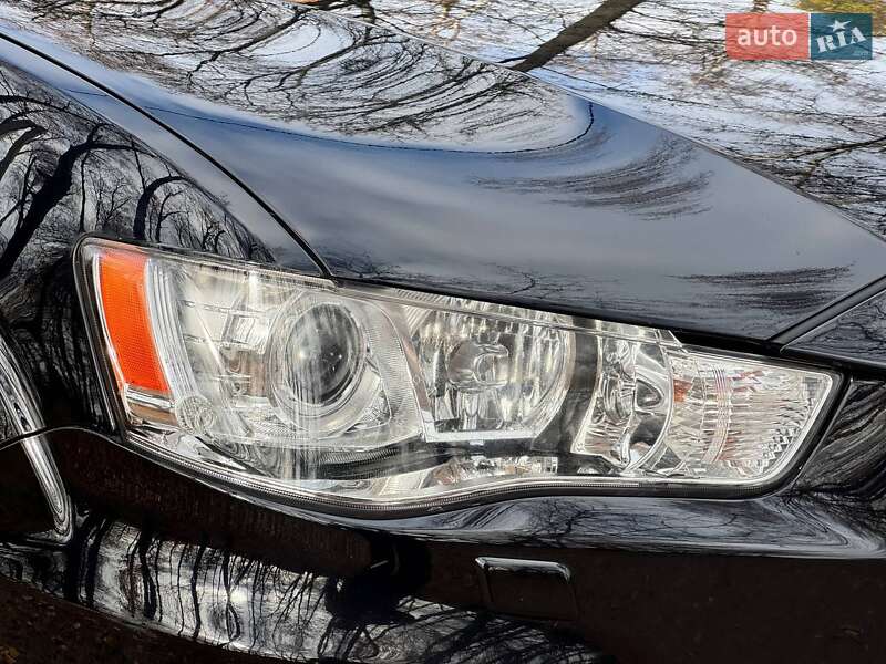 Позашляховик / Кросовер Mitsubishi Outlander 2011 в Охтирці