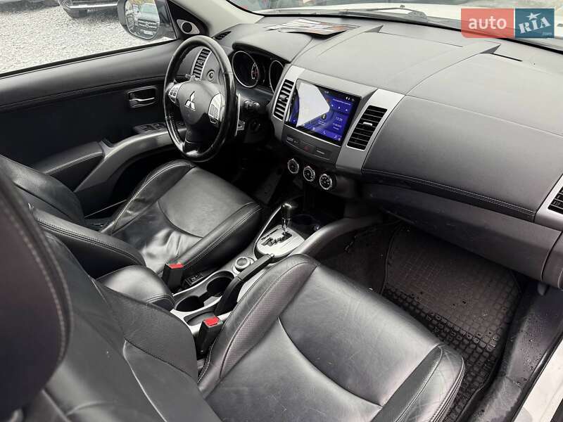 Позашляховик / Кросовер Mitsubishi Outlander 2010 в Рівному