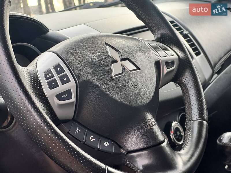 Позашляховик / Кросовер Mitsubishi Outlander 2011 в Охтирці