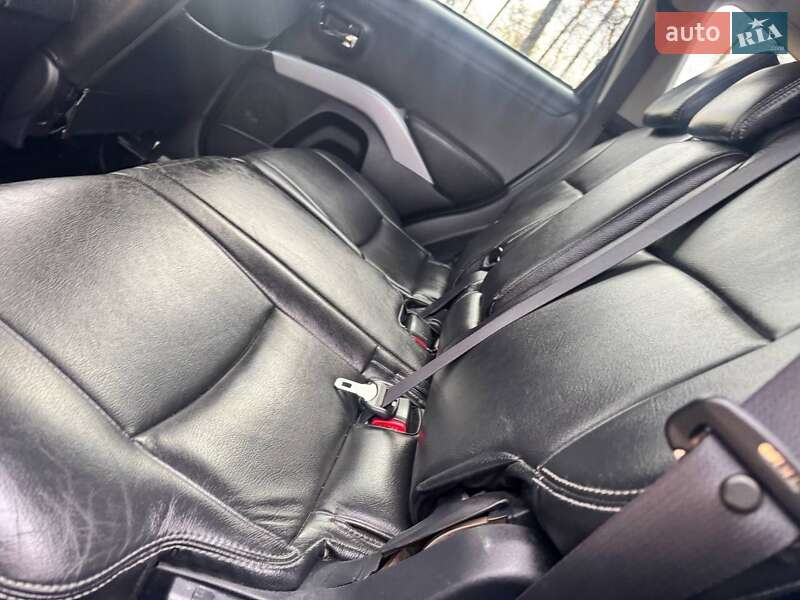 Позашляховик / Кросовер Mitsubishi Outlander 2011 в Охтирці