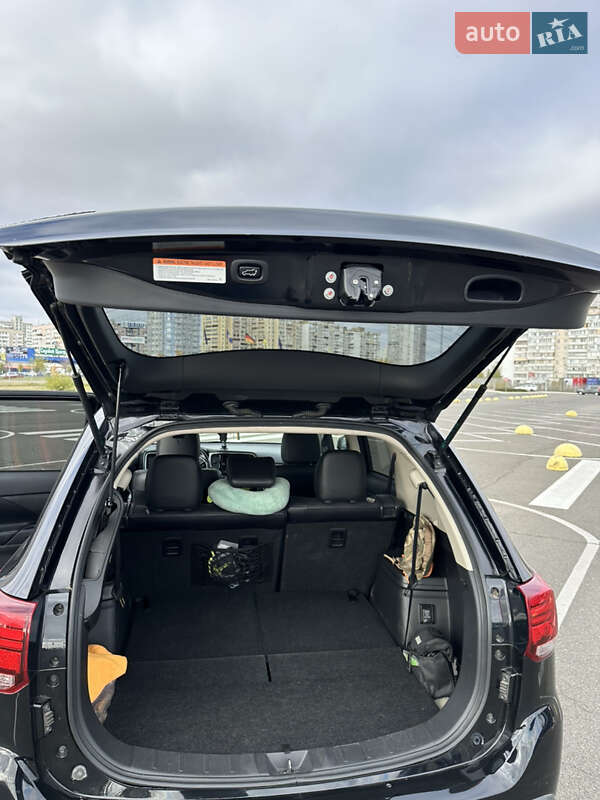 Внедорожник / Кроссовер Mitsubishi Outlander 2017 в Киеве фото 18 Внедорожник / Кроссовер Mitsubishi Outlander 2017 в Киеве