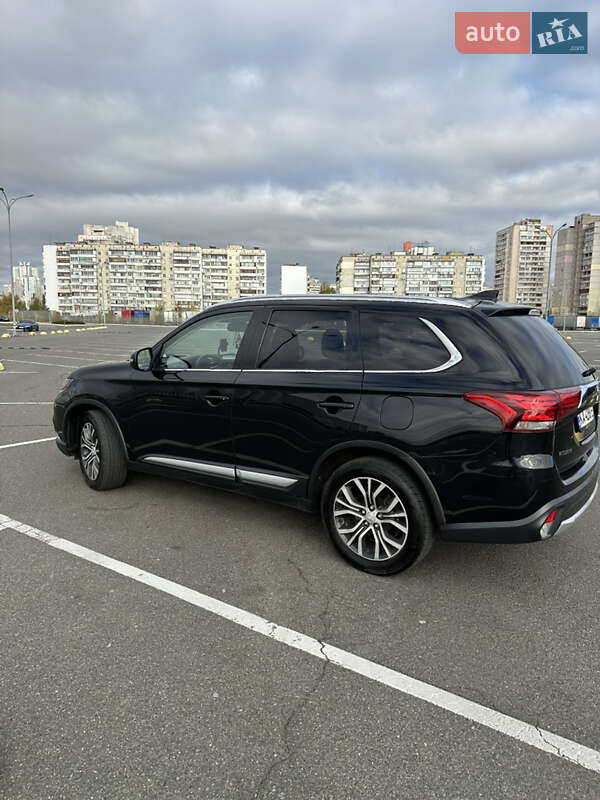 Внедорожник / Кроссовер Mitsubishi Outlander 2017 в Киеве фото 28 Внедорожник / Кроссовер Mitsubishi Outlander 2017 в Киеве