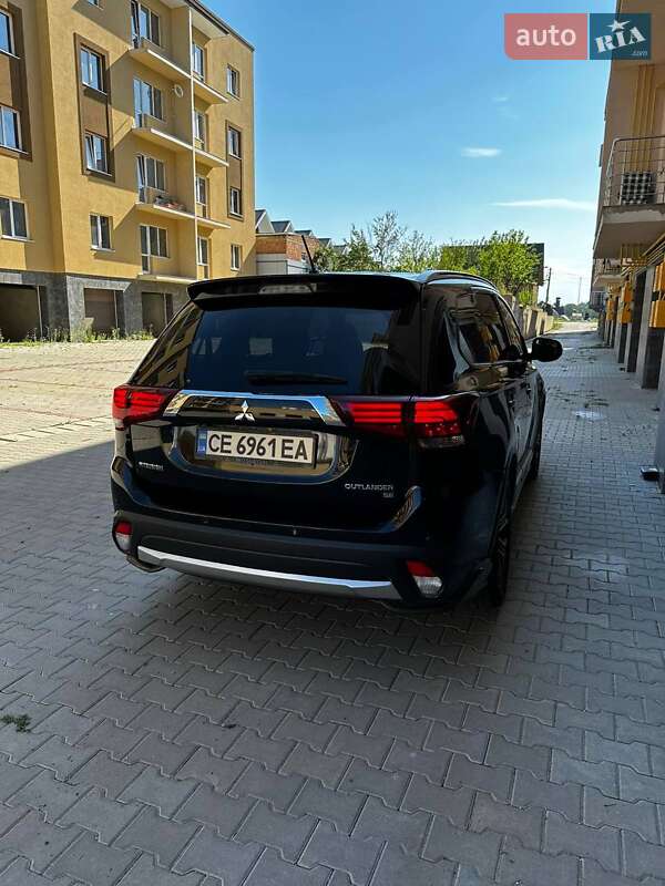 Внедорожник / Кроссовер Mitsubishi Outlander 2015 в Черновцах