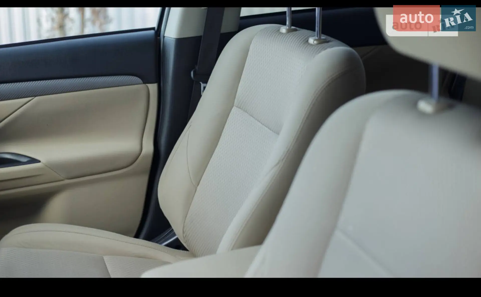 2015 Mitsubishi Outlander - мініатюра 16