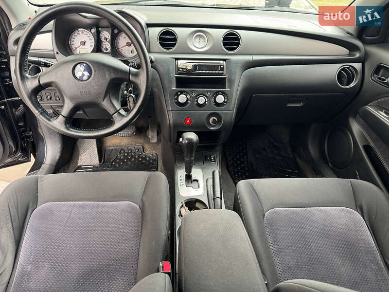 Внедорожник / Кроссовер Mitsubishi Outlander 2005 в Ровно фото 12 Внедорожник / Кроссовер Mitsubishi Outlander 2005 в Ровно