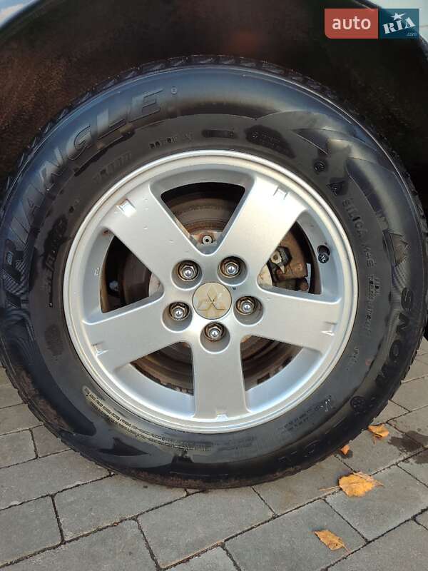 Позашляховик / Кросовер Mitsubishi Outlander 2007 в Миргороді