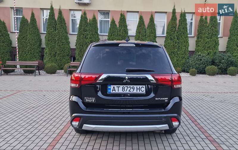 Внедорожник / Кроссовер Mitsubishi Outlander 2016 в Шептицькому