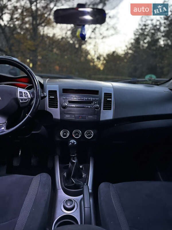 Внедорожник / Кроссовер Mitsubishi Outlander 2008 в Львове фото 8 Внедорожник / Кроссовер Mitsubishi Outlander 2008 в Львове