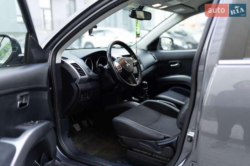 Внедорожник / Кроссовер Mitsubishi Outlander 2011 в Ивано-Франковске фото 30 Внедорожник / Кроссовер Mitsubishi Outlander 2011 в Ивано-Франковске