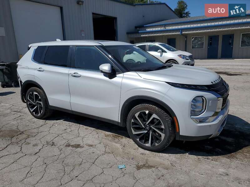 Mitsubishi Outlander 2023