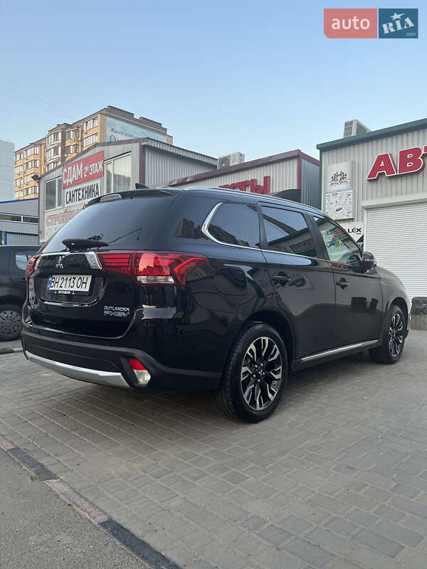 Внедорожник / Кроссовер Mitsubishi Outlander 2018 в Одессе