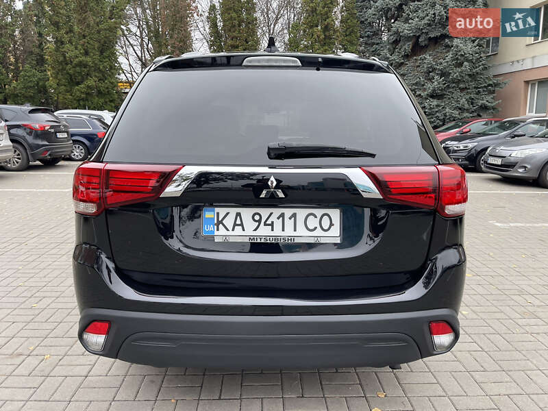 Позашляховик / Кросовер Mitsubishi Outlander 2018 в Чернігові