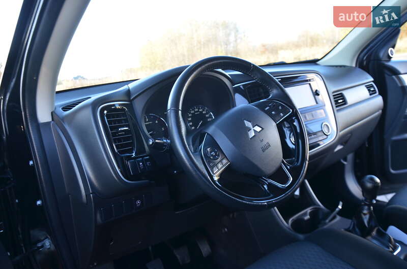 Позашляховик / Кросовер Mitsubishi Outlander 2013 в Дрогобичі фото 36 Позашляховик / Кросовер Mitsubishi Outlander 2013 в Дрогобичі