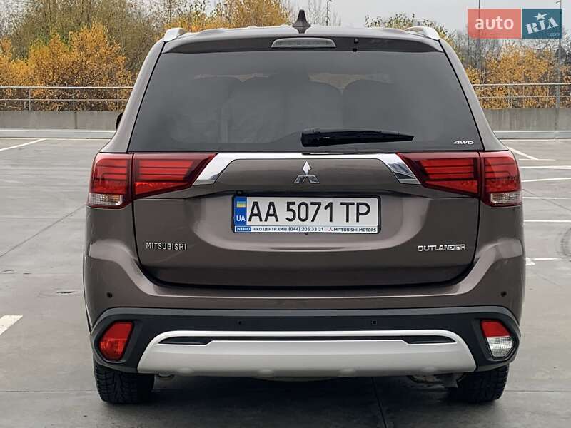 Внедорожник / Кроссовер Mitsubishi Outlander 2018 в Киеве фото 8 Внедорожник / Кроссовер Mitsubishi Outlander 2018 в Киеве