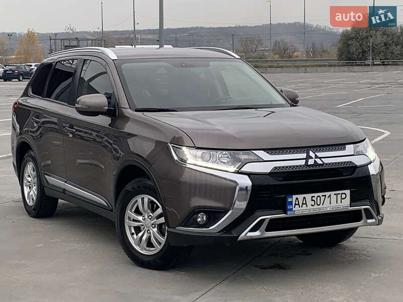 Внедорожник / Кроссовер Mitsubishi Outlander 2018 в Киеве фото 39 Внедорожник / Кроссовер Mitsubishi Outlander 2018 в Киеве