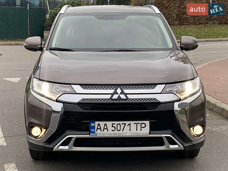 Внедорожник / Кроссовер Mitsubishi Outlander 2018 в Киеве фото 42 Внедорожник / Кроссовер Mitsubishi Outlander 2018 в Киеве