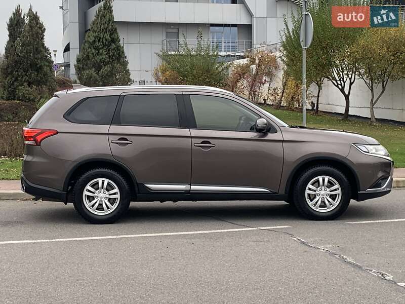 Внедорожник / Кроссовер Mitsubishi Outlander 2018 в Киеве фото 32 Внедорожник / Кроссовер Mitsubishi Outlander 2018 в Киеве