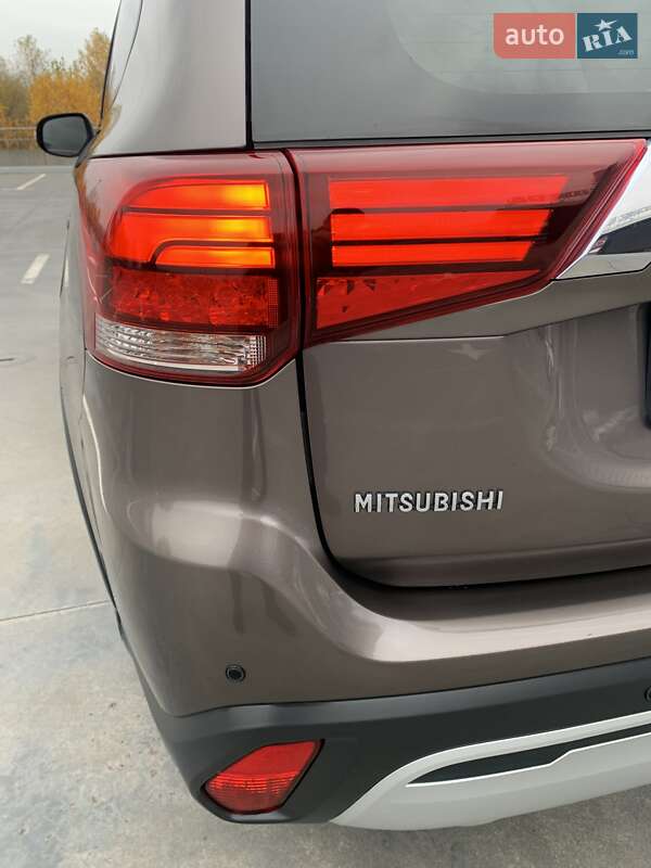 Внедорожник / Кроссовер Mitsubishi Outlander 2018 в Киеве фото 55 Внедорожник / Кроссовер Mitsubishi Outlander 2018 в Киеве