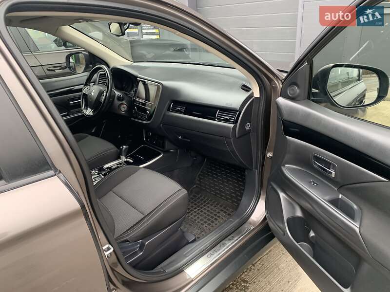 Внедорожник / Кроссовер Mitsubishi Outlander 2018 в Киеве фото 83 Внедорожник / Кроссовер Mitsubishi Outlander 2018 в Киеве