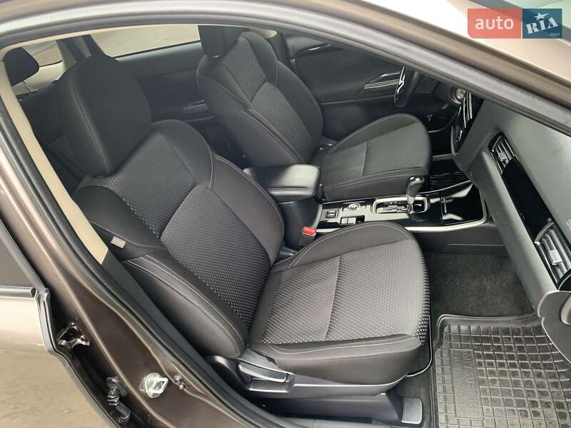 Внедорожник / Кроссовер Mitsubishi Outlander 2018 в Киеве фото 88 Внедорожник / Кроссовер Mitsubishi Outlander 2018 в Киеве