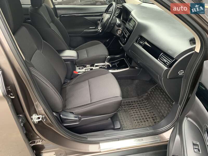 Внедорожник / Кроссовер Mitsubishi Outlander 2018 в Киеве фото 89 Внедорожник / Кроссовер Mitsubishi Outlander 2018 в Киеве