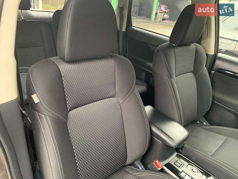 Внедорожник / Кроссовер Mitsubishi Outlander 2018 в Киеве фото 90 Внедорожник / Кроссовер Mitsubishi Outlander 2018 в Киеве