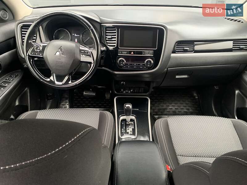 Внедорожник / Кроссовер Mitsubishi Outlander 2018 в Киеве фото 109 Внедорожник / Кроссовер Mitsubishi Outlander 2018 в Киеве