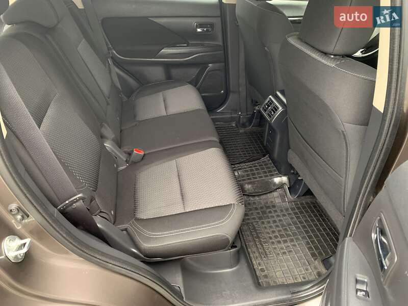 Внедорожник / Кроссовер Mitsubishi Outlander 2018 в Киеве фото 117 Внедорожник / Кроссовер Mitsubishi Outlander 2018 в Киеве