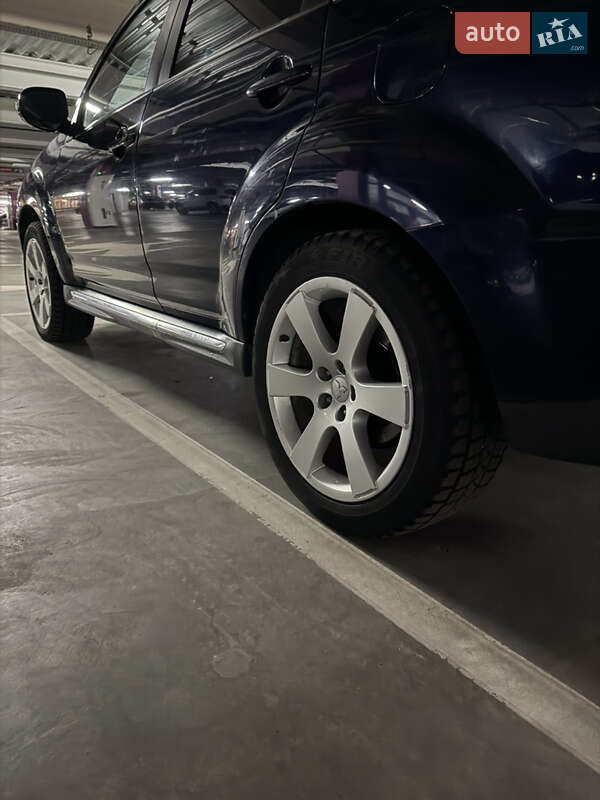Позашляховик / Кросовер Mitsubishi Outlander 2011 в Києві фото 4 Позашляховик / Кросовер Mitsubishi Outlander 2011 в Києві
