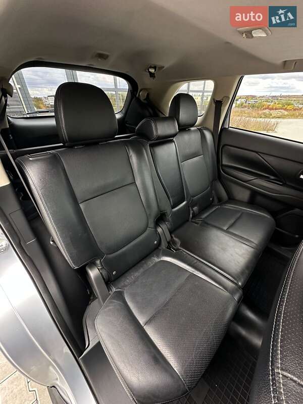 Позашляховик / Кросовер Mitsubishi Outlander 2013 в Тернополі фото 4 Позашляховик / Кросовер Mitsubishi Outlander 2013 в Тернополі